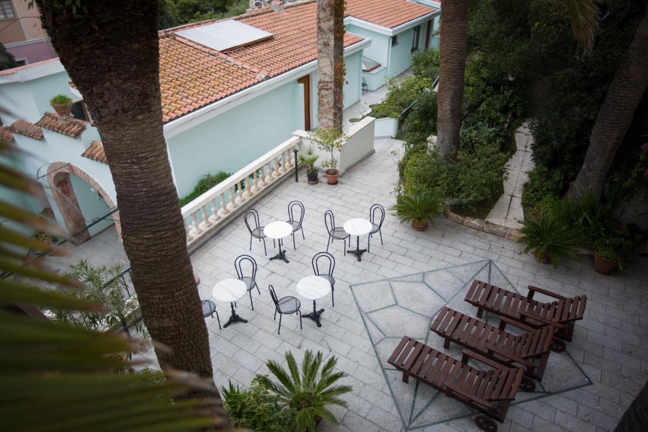 Hotel Hieracon Carloforte Kültér fotó