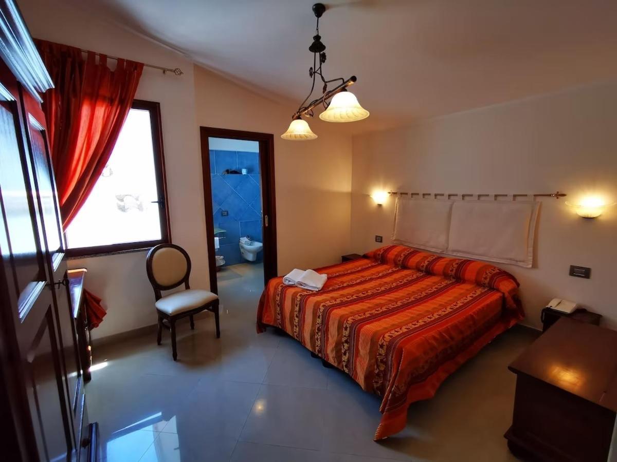 Hotel Hieracon Carloforte Kültér fotó